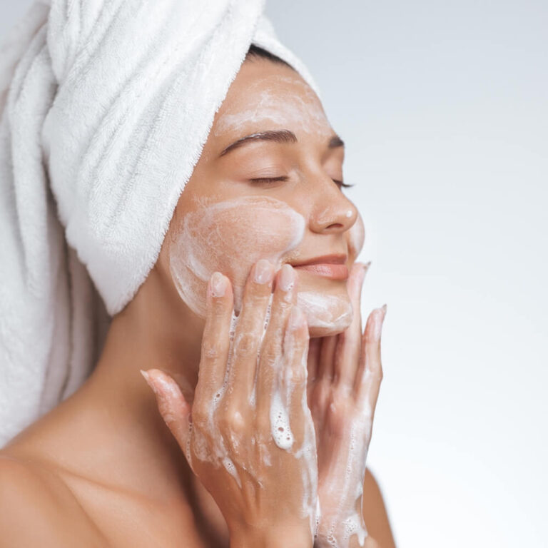 How to Treat Acne When You Have Dry Skin